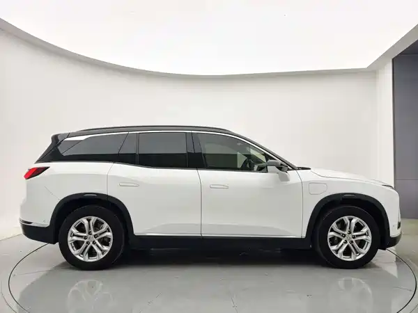 NIO ES8 2020