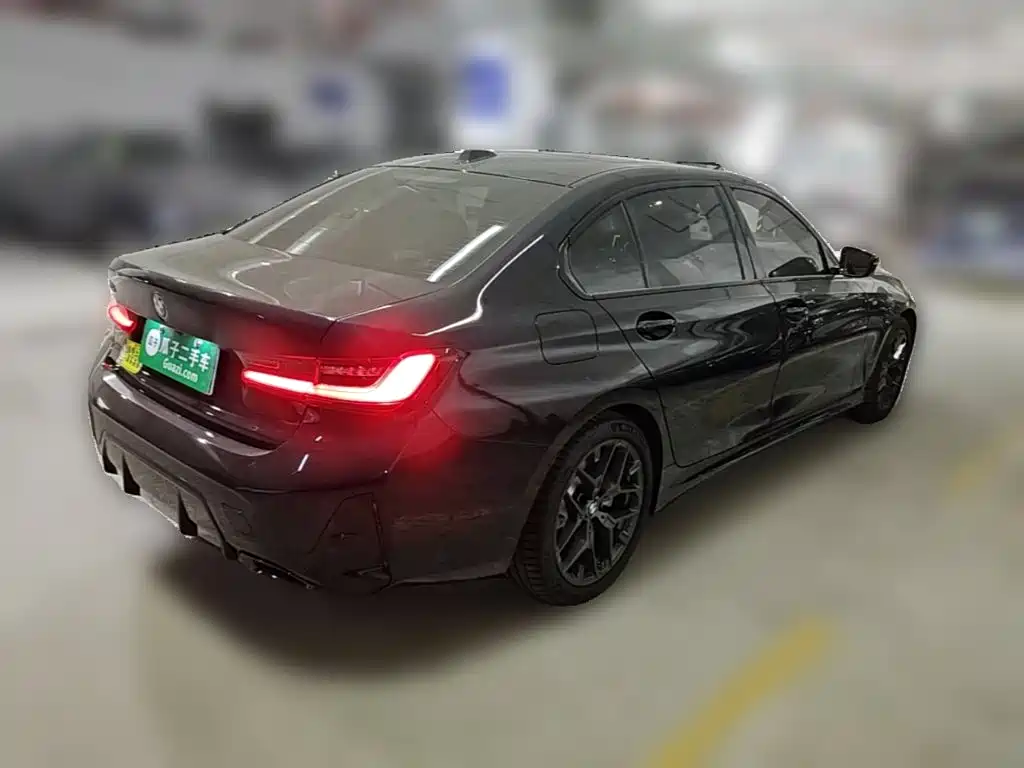 BMW 3 Series 2025 — фото 12