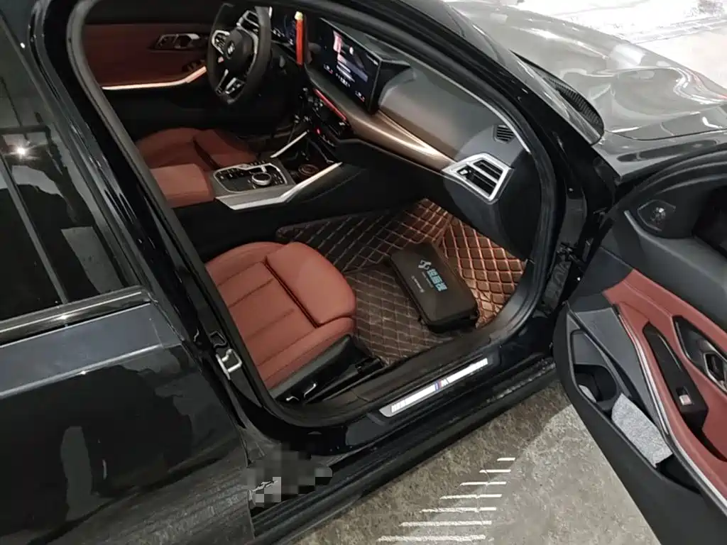 BMW 3 Series 2025 — фото 11