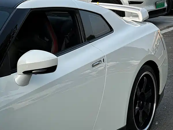 Nissan GT-R 2012
