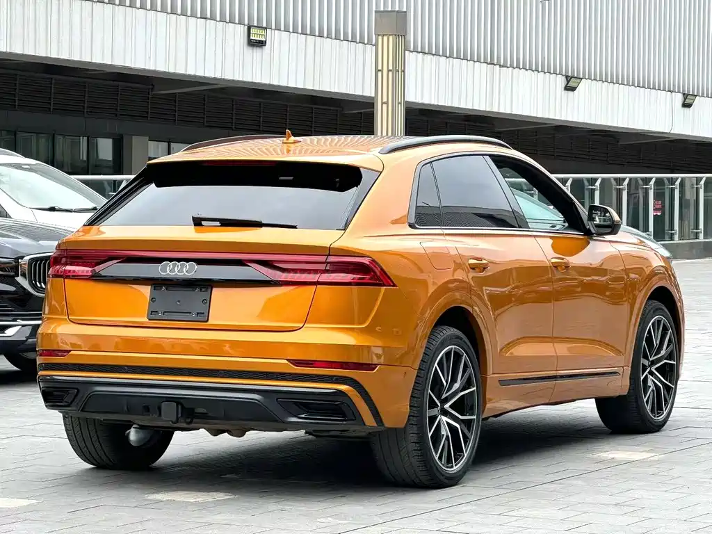 Audi Q8 2018 — фото 6