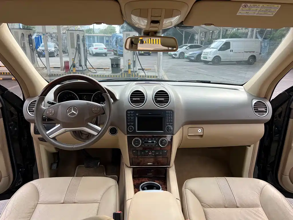 Mercedes-Benz M-Class 2010 — фото 15