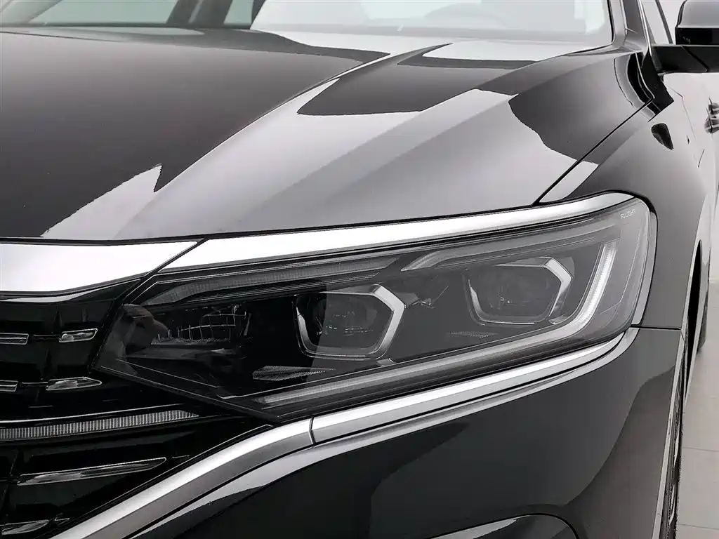 Volkswagen Passat 2023 — фото 7