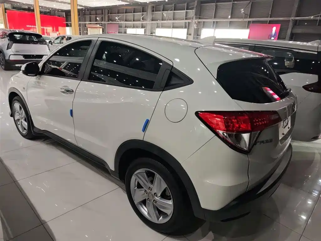 Honda Vezel 2021 — фото 10