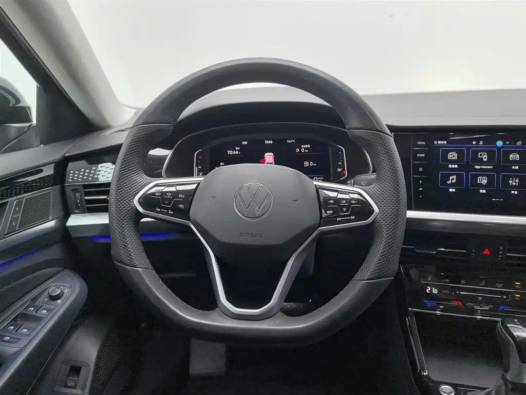 Volkswagen Passat 2023 — фото 11