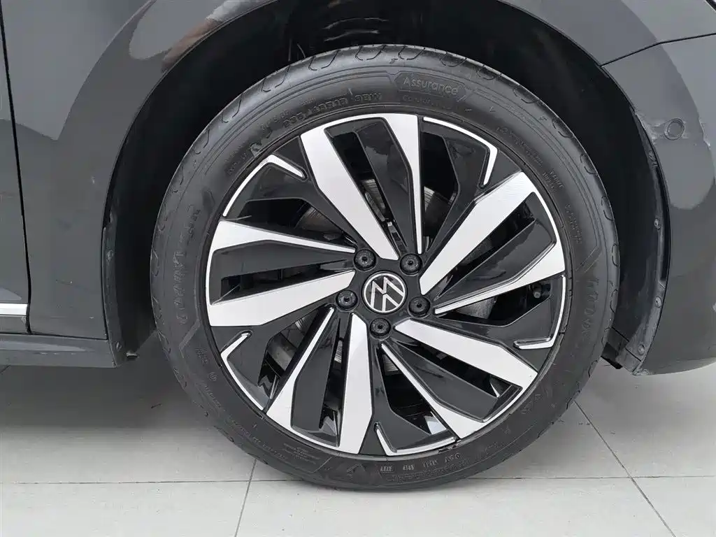 Volkswagen Passat 2023 — фото 17