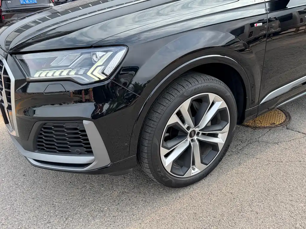 Audi Q7 2023 — фото 19