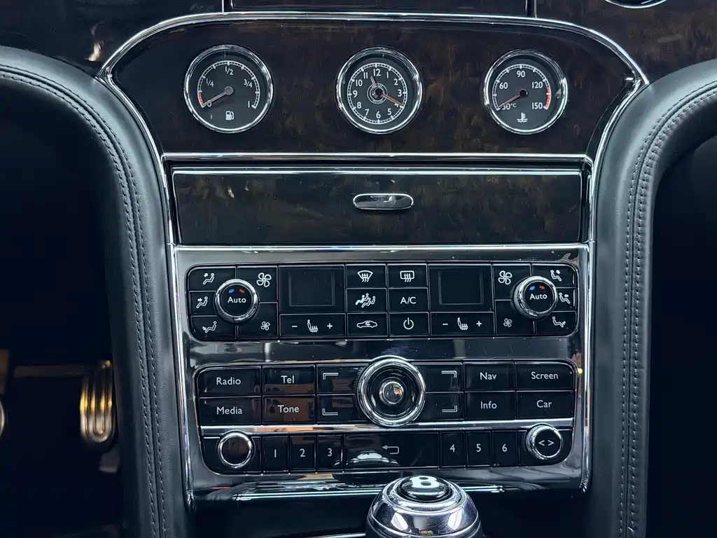 Bentley Mulsanne 2015 — фото 17