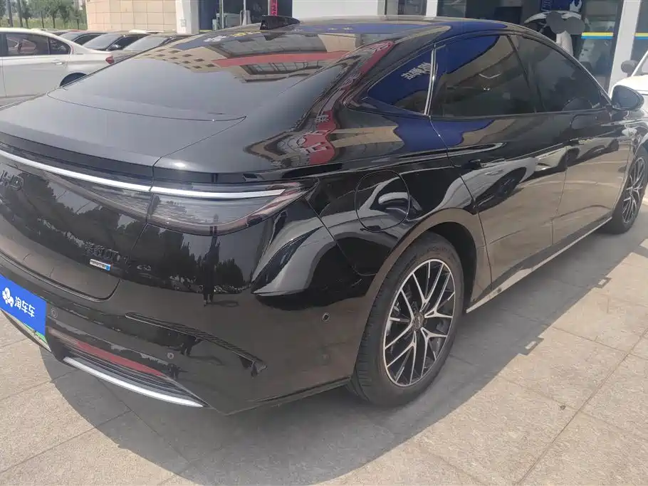 BYD Seal 07 DM-i 2025 — фото 3
