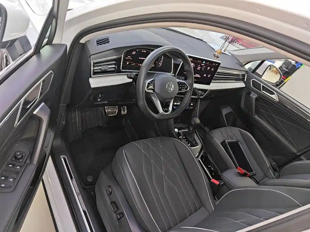 Volkswagen Tiguan L 2022 — фото 16