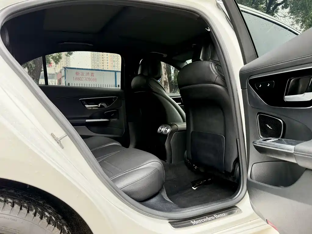 Mercedes-Benz C-Class 2025 — фото 16