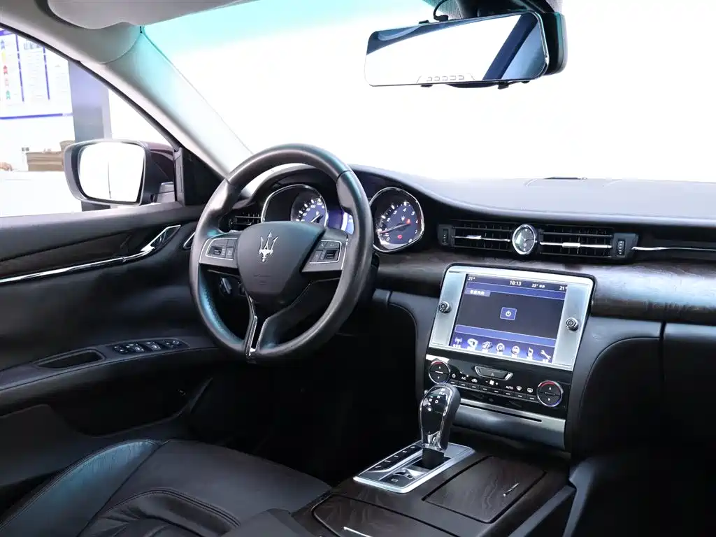 Maserati Quattroporte 2015 — фото 14