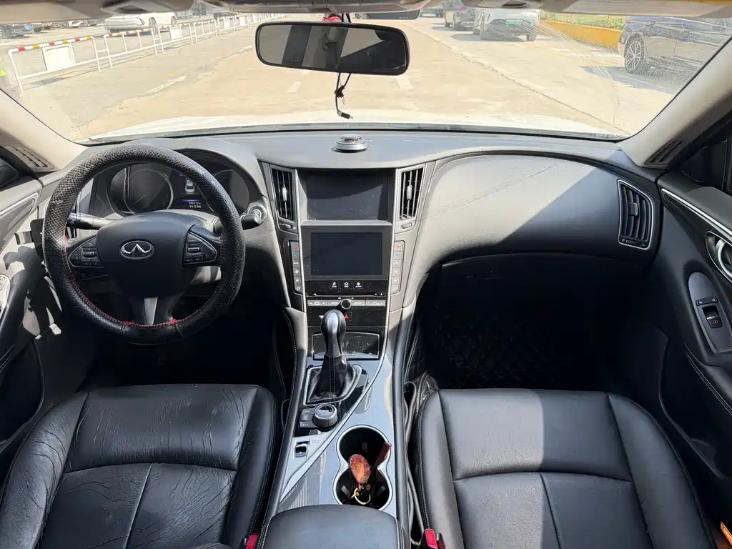 Infiniti Q50L 2015 — фото 10