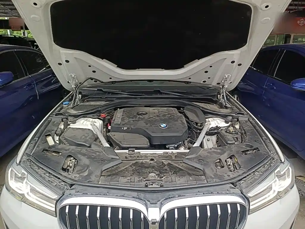 BMW 5 Series 2021 — фото 20