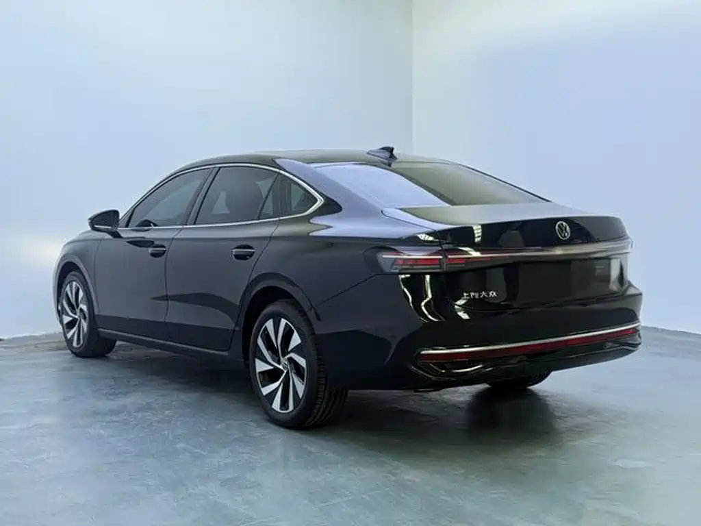 Volkswagen Passat 2025 — фото 10