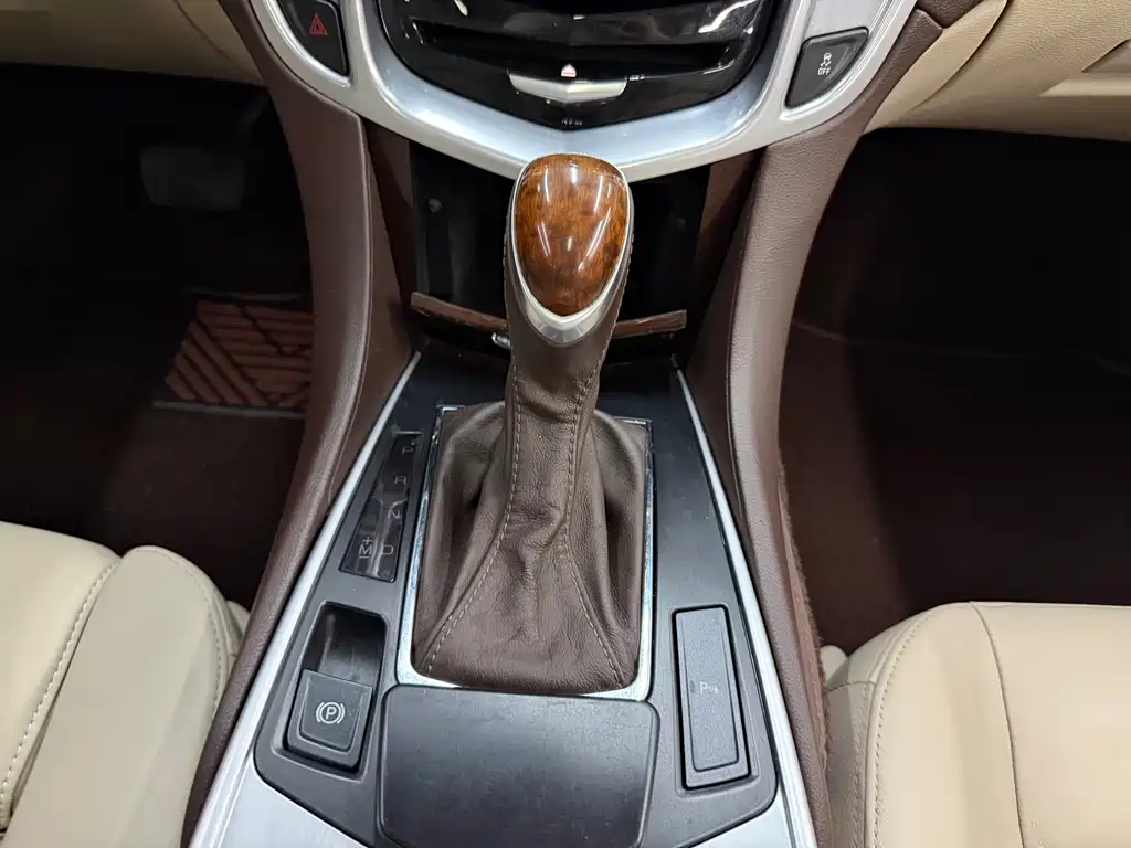 Cadillac SRX 2013 — фото 8