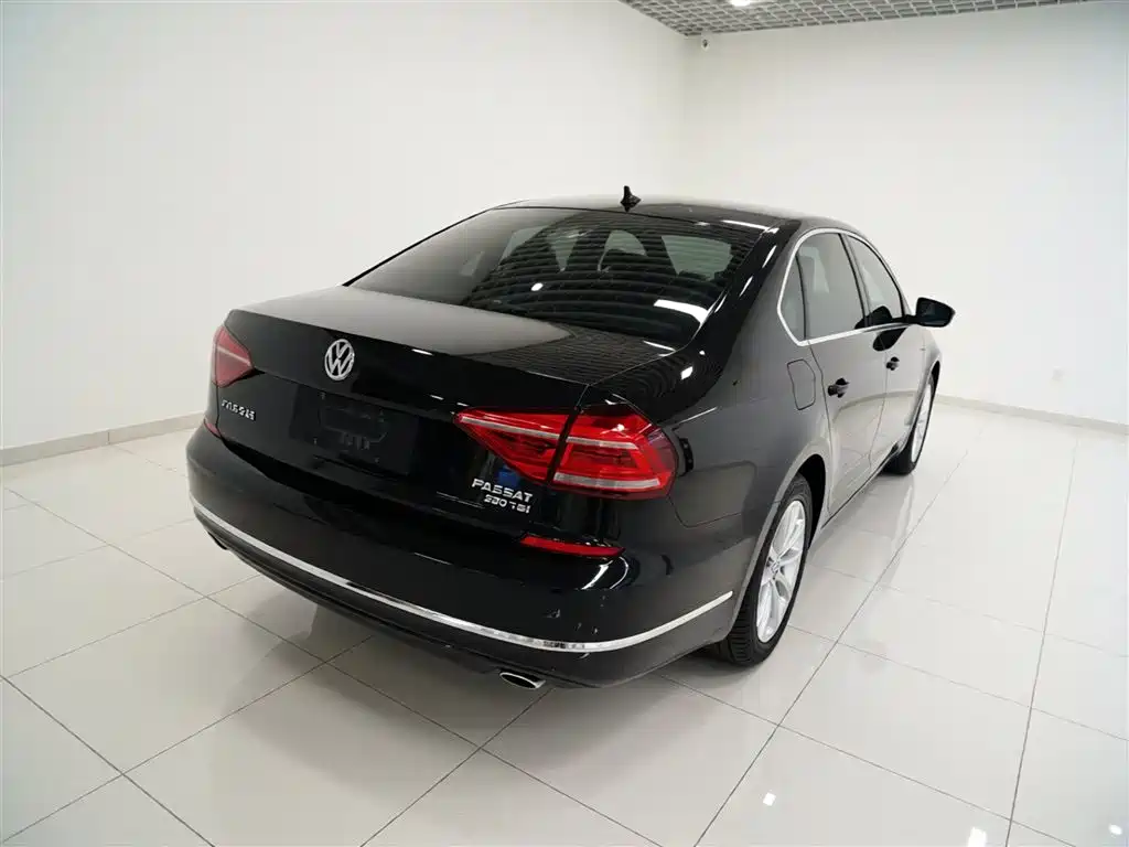 Volkswagen Passat 2017 — фото 7