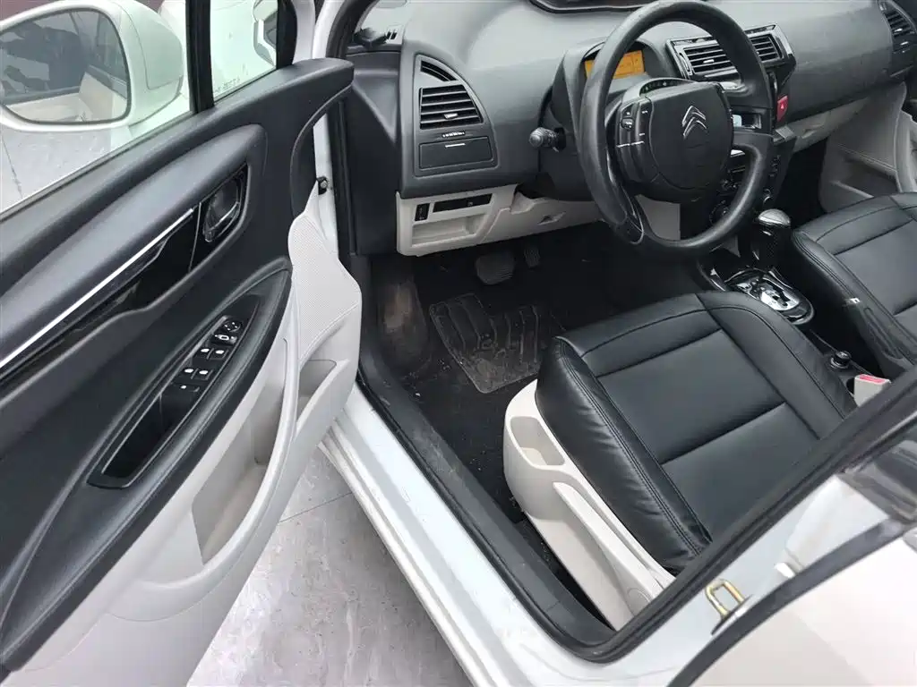 Citroen C-Quatre 2015 — фото 16