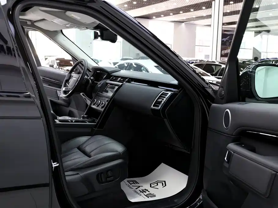Land Rover Discovery 2020 — фото 18