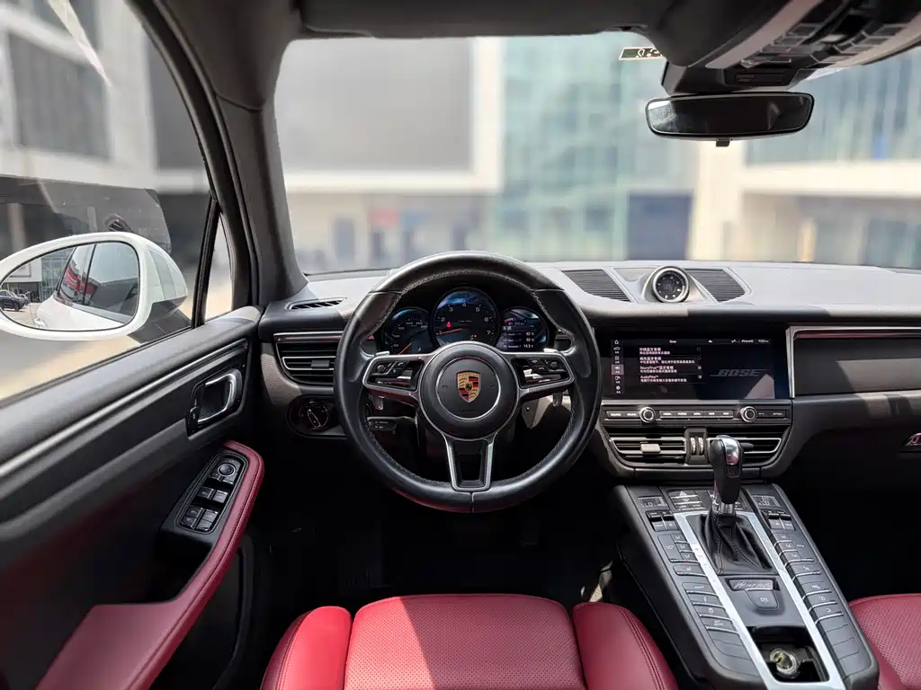 Porsche Macan 2021 — фото 11