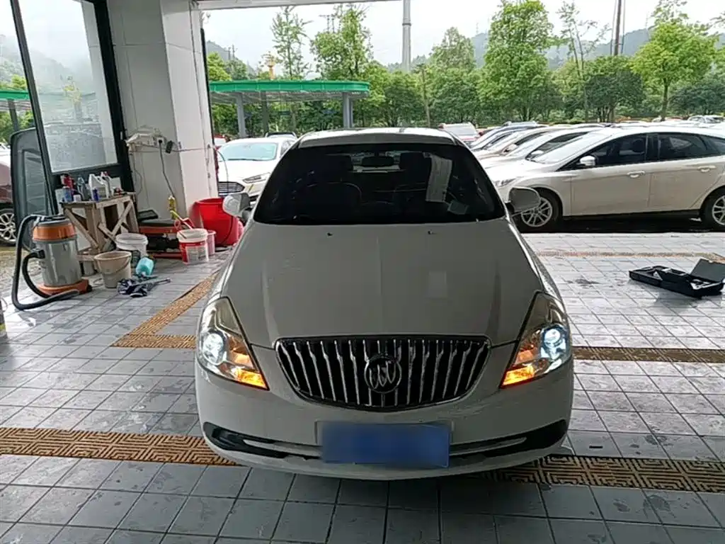 Buick Excelle 2015 — фото 3
