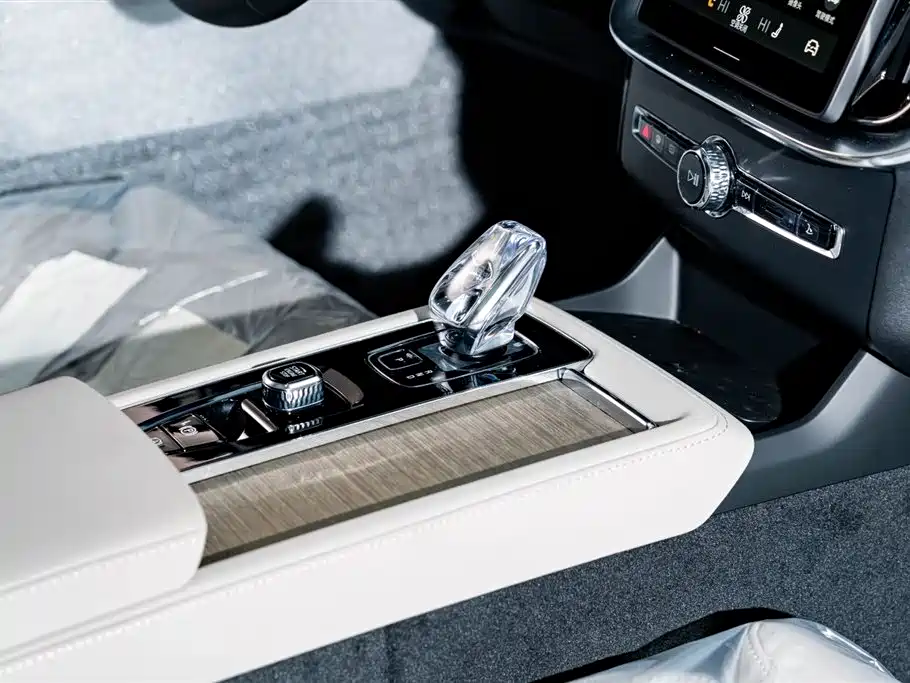 Volvo XC90 PHEV 2026 — фото 19