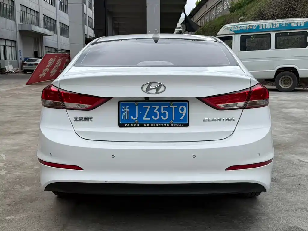 Hyundai Elantra 2020 — фото 9