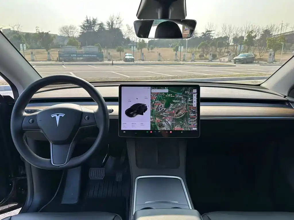 Tesla Model Y 2021 — фото 12