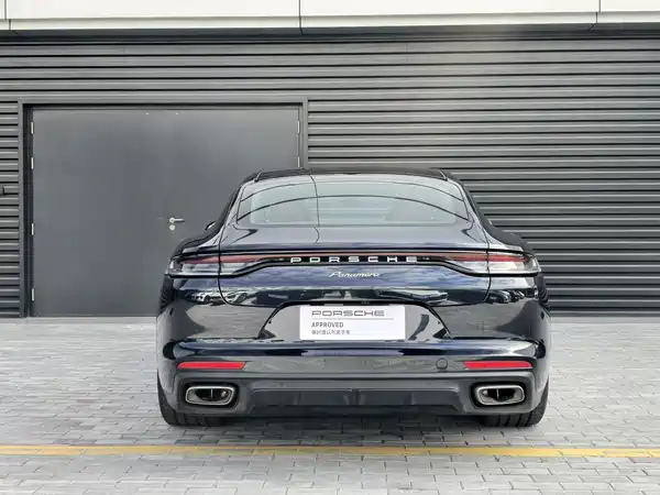 Porsche Panamera 2022