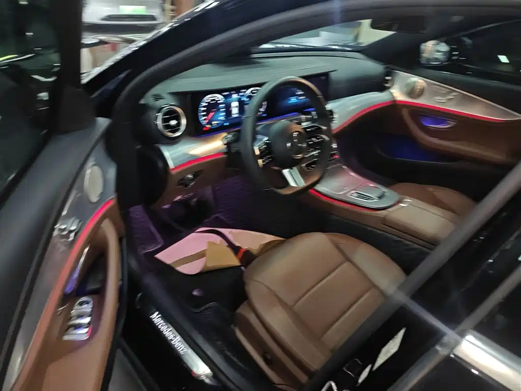 Mercedes-Benz E-Class 2023 — фото 12