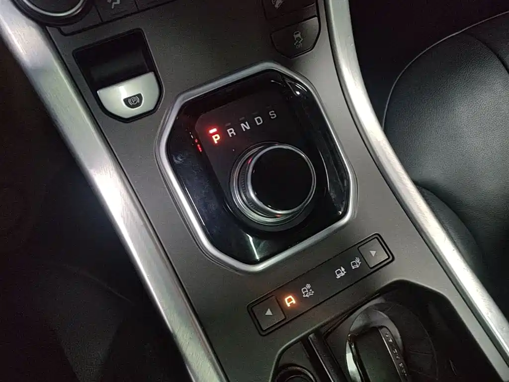 Land Rover Evoque 2017 — фото 14