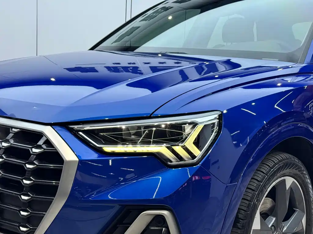 Audi Q3 2019 — фото 27