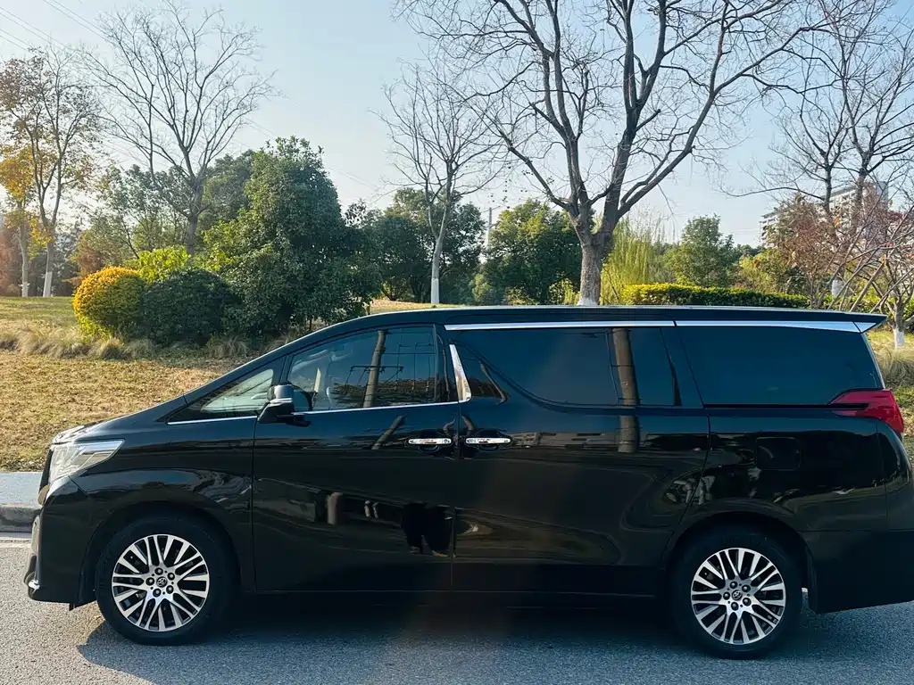 Toyota Alphard 2017 — фото 4