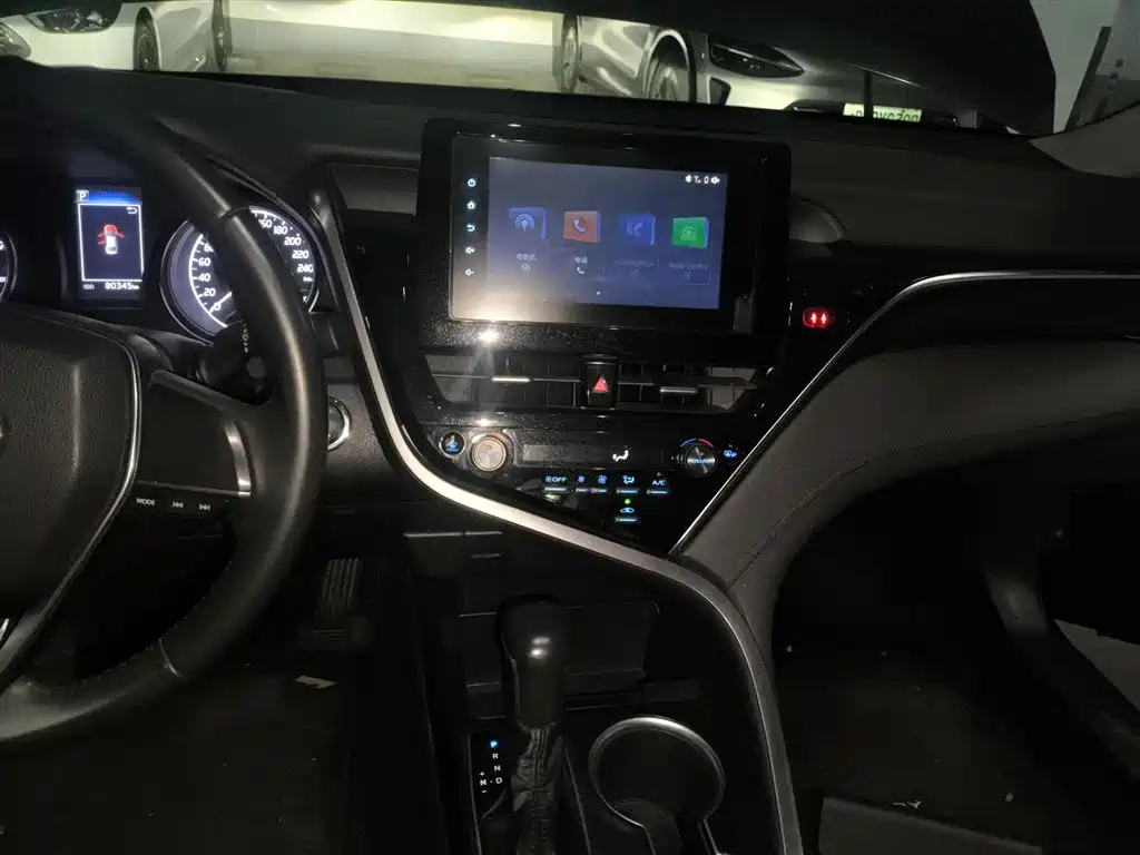 Toyota Camry 2023 — фото 13