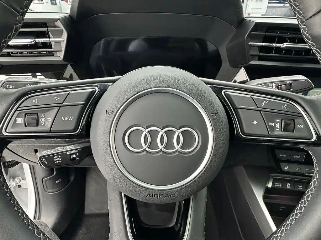 Audi A3 2023 — фото 13