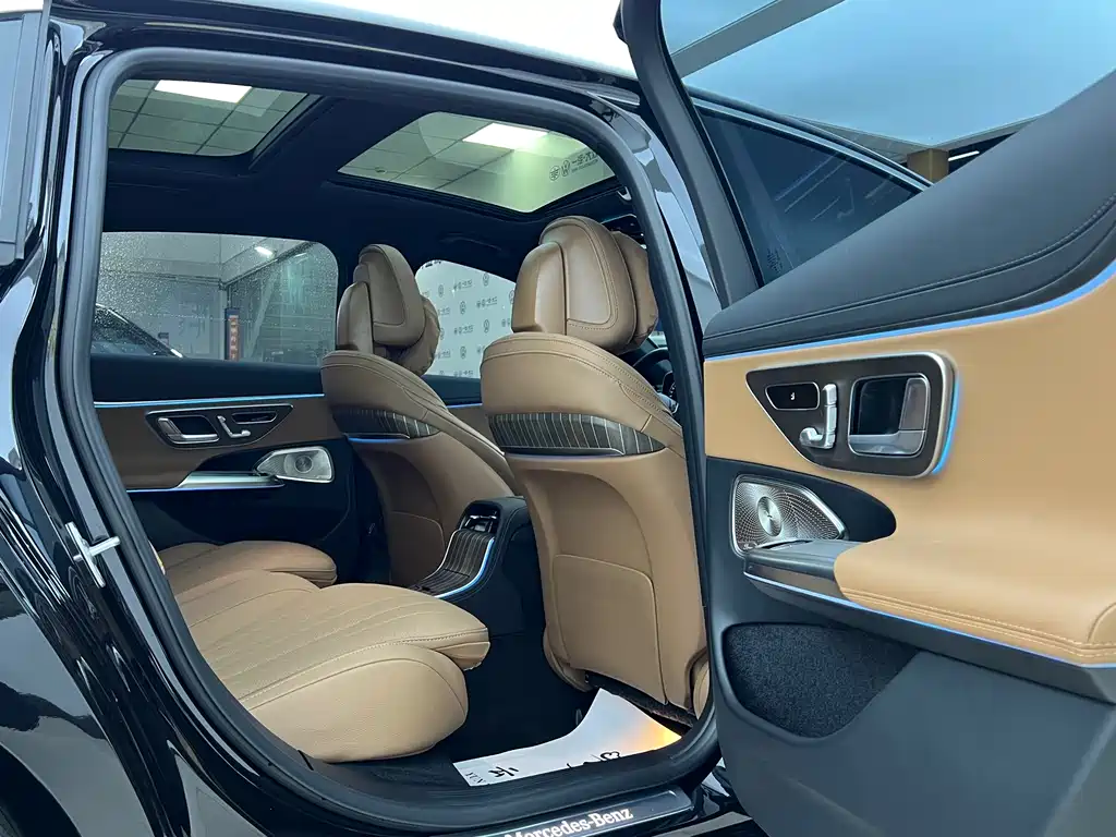 Mercedes-Benz E-Class 2025 — фото 17