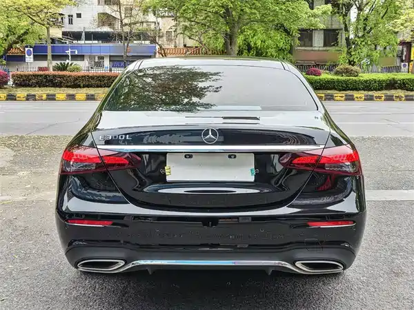 Mercedes-Benz E-Class 2022
