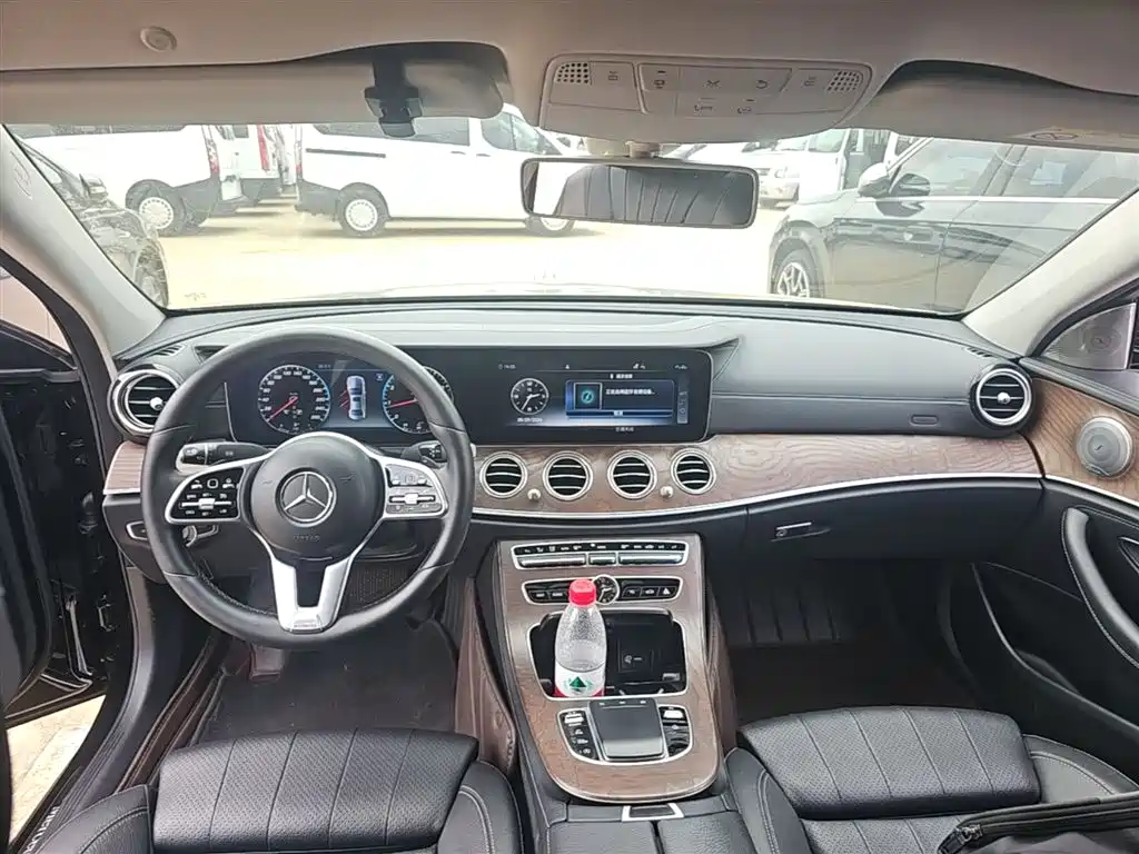 Mercedes-Benz E-Class 2019 — фото 10