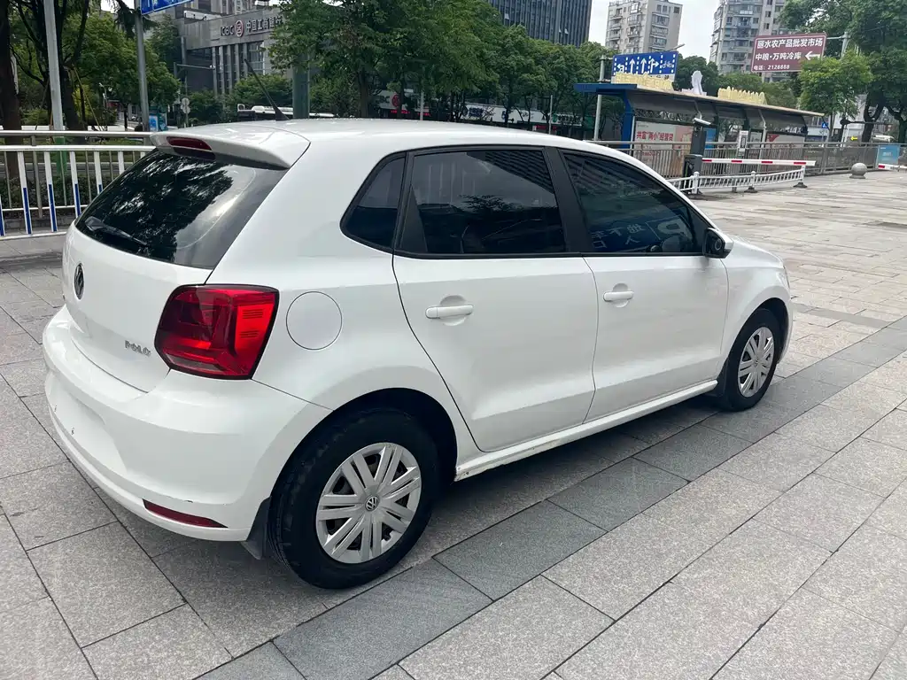 Volkswagen Polo 2016 — фото 10