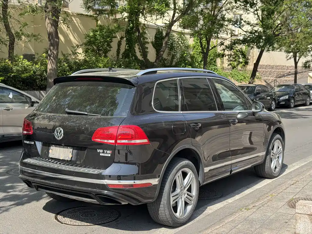 Volkswagen Touareg 2015 — фото 9