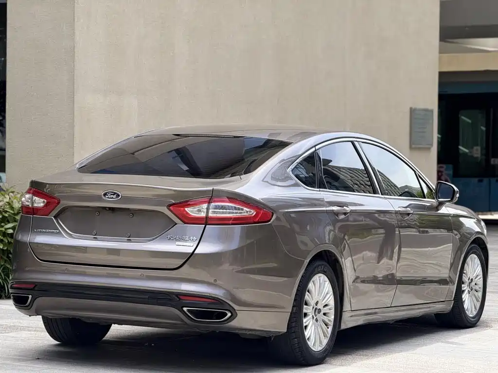 Ford Mondeo 2014 — фото 8