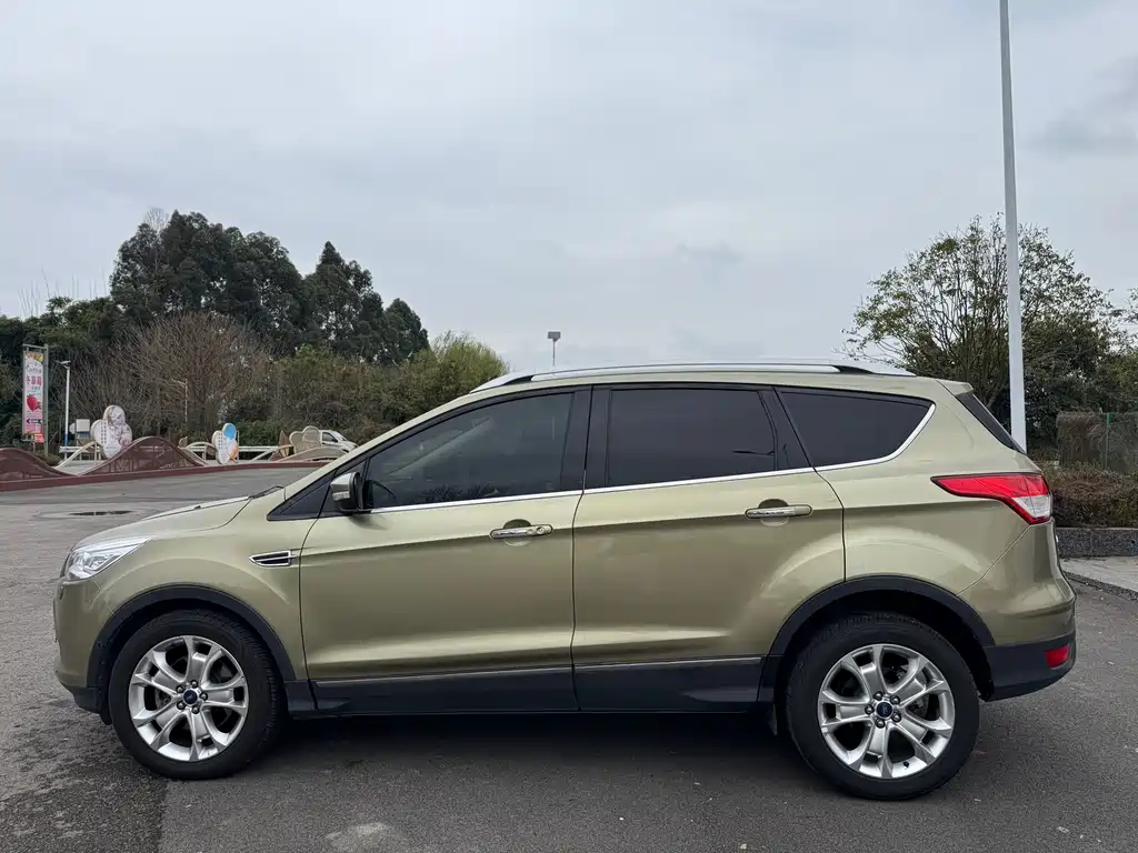 Ford Kuga 2013 — фото 4