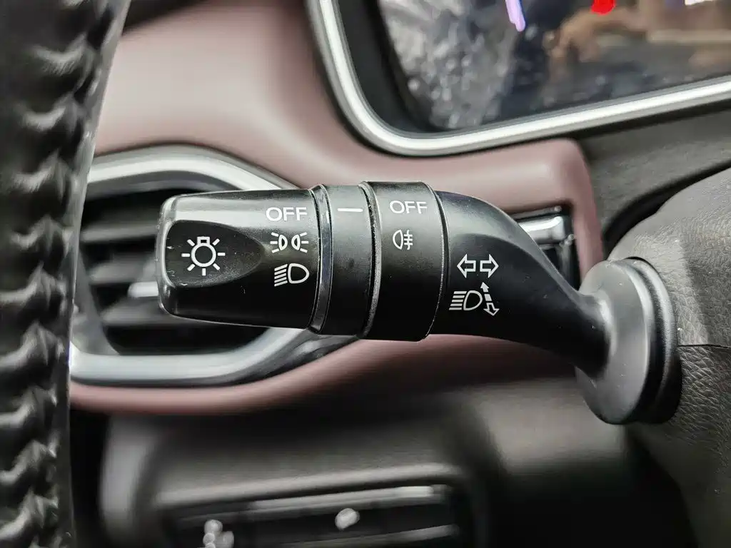 GAC Trumpchi M6 2023 — фото 21