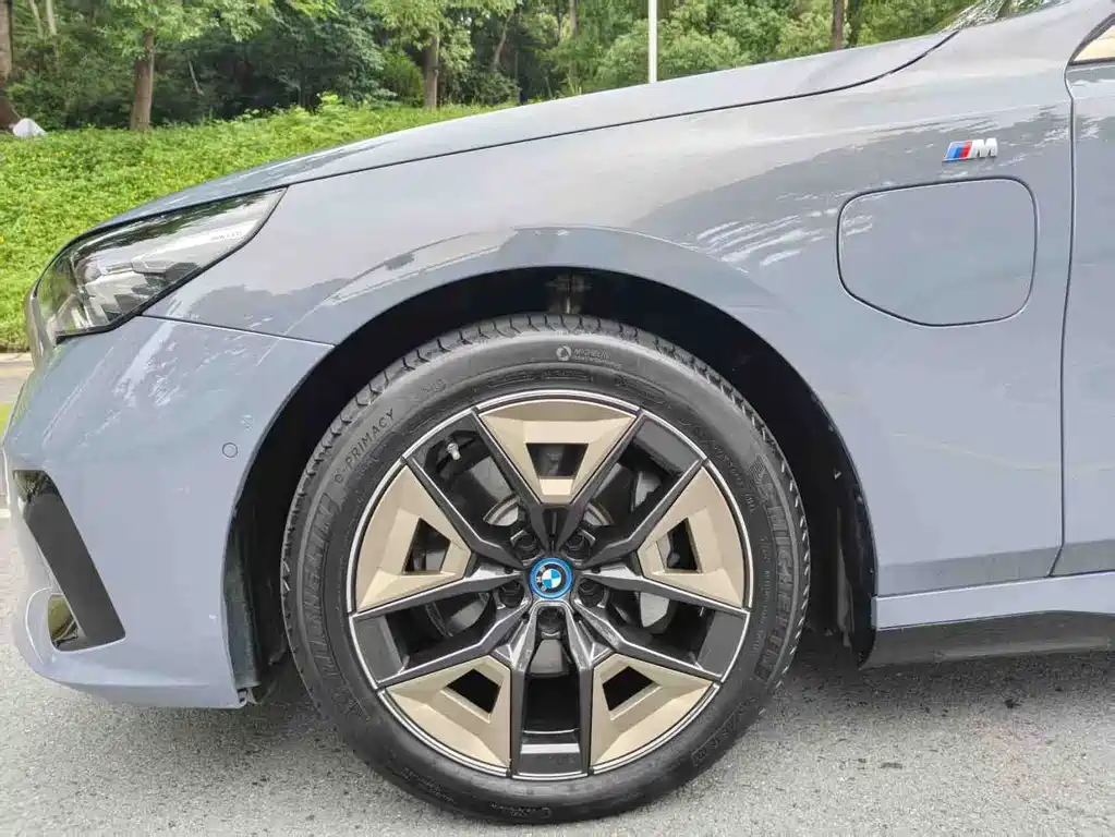 BMW i5 2024 — фото 6