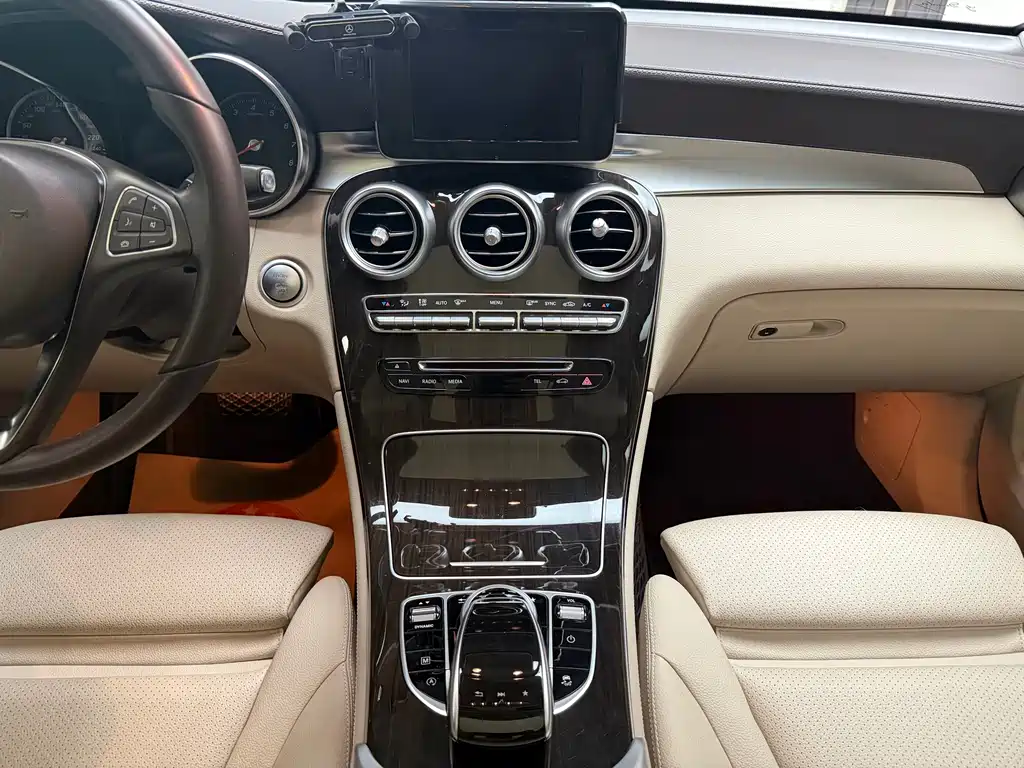 Mercedes-Benz GLC 2016 — фото 10