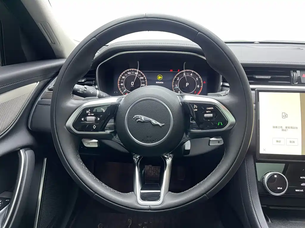 Jaguar XFL 2024 — фото 12