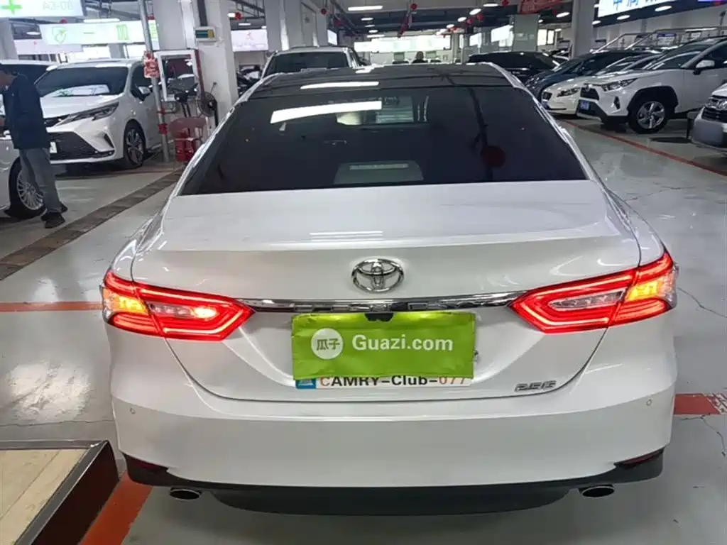Toyota Camry 2020 — фото 6