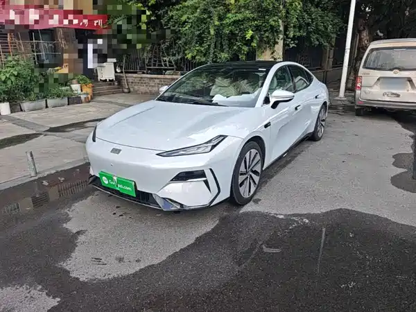 Geely Galaxy E8 2024