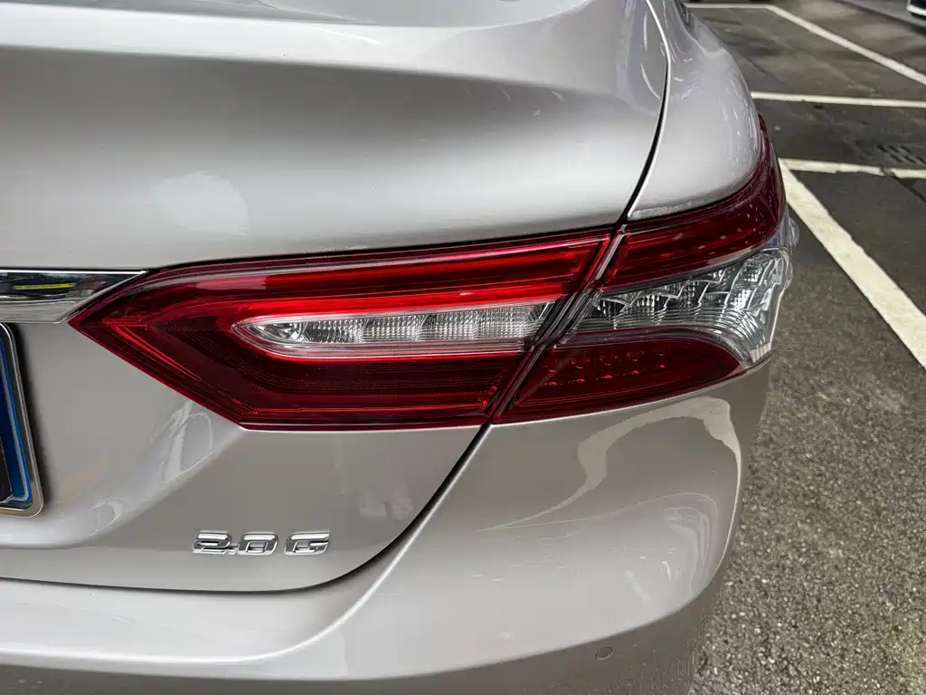 Toyota Camry 2018 — фото 20