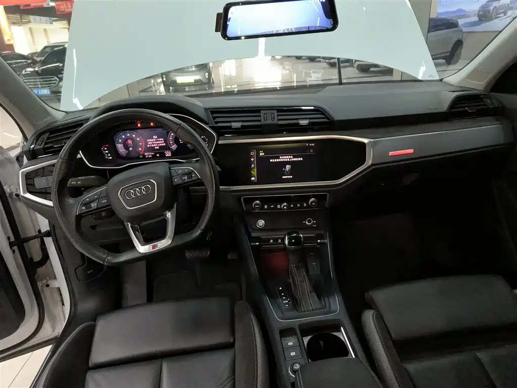 Audi Q3 Sportback 2021 — фото 10